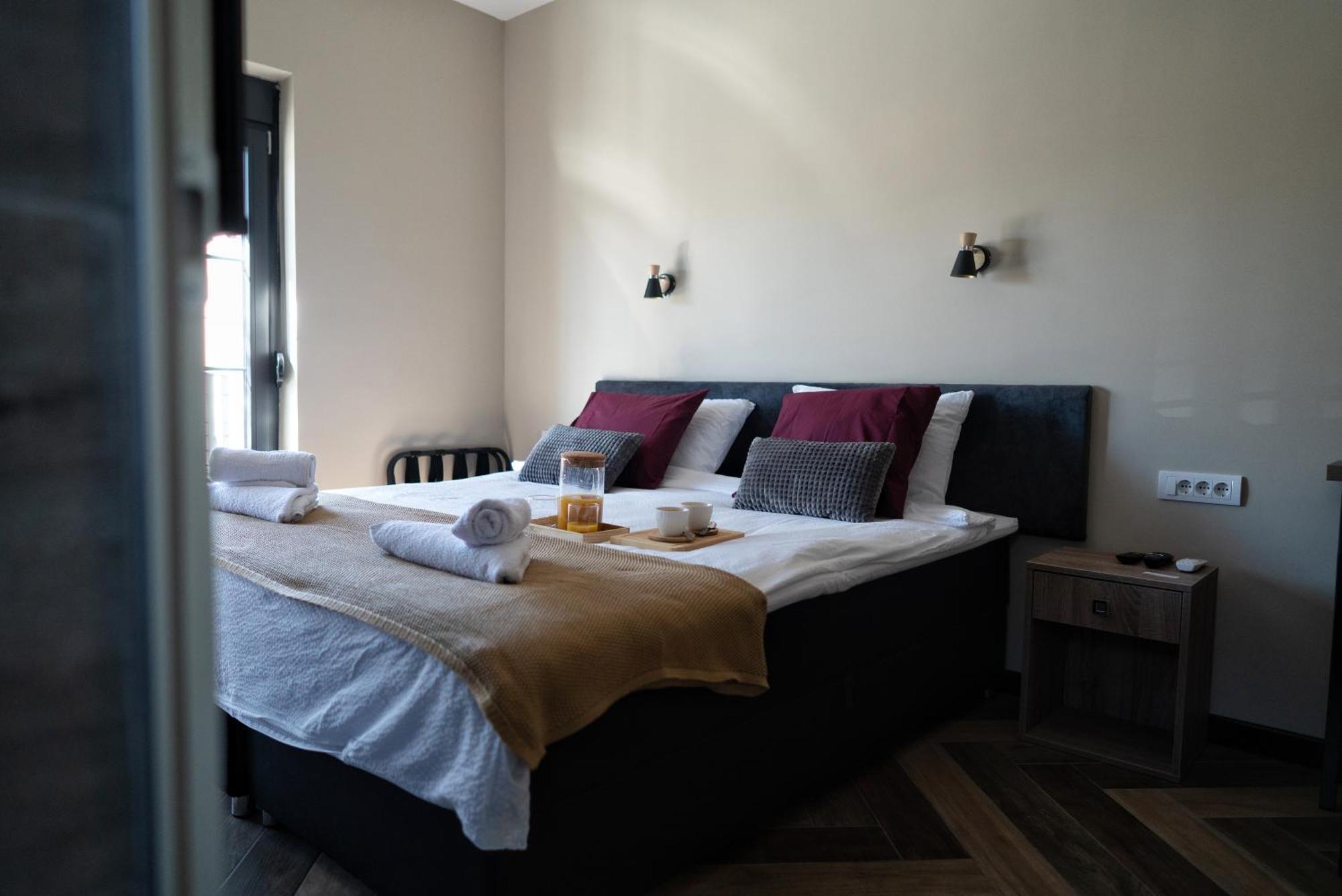 La Roue Hotel Vrsac Phòng bức ảnh