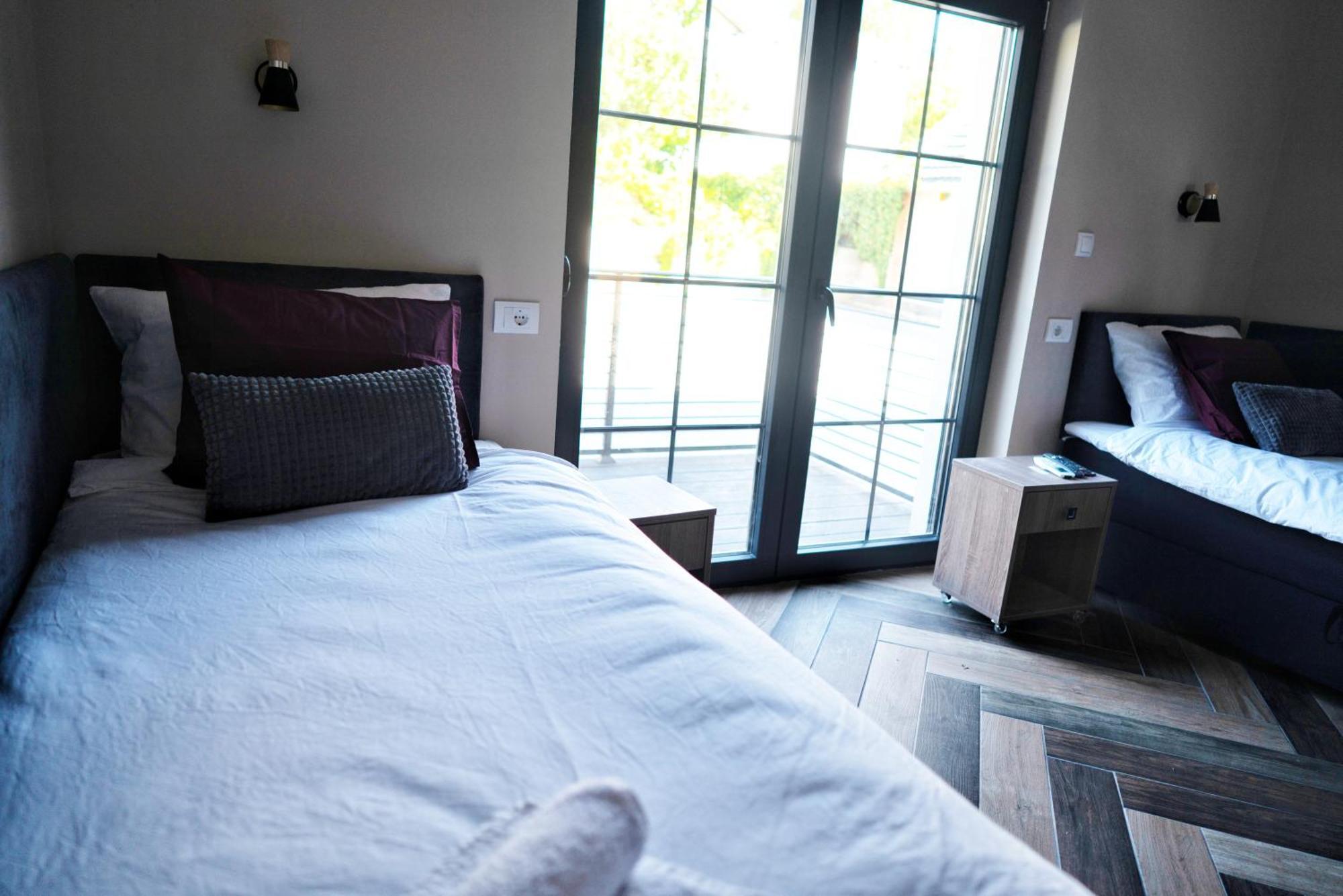 La Roue Hotel Vrsac Ngoại thất bức ảnh