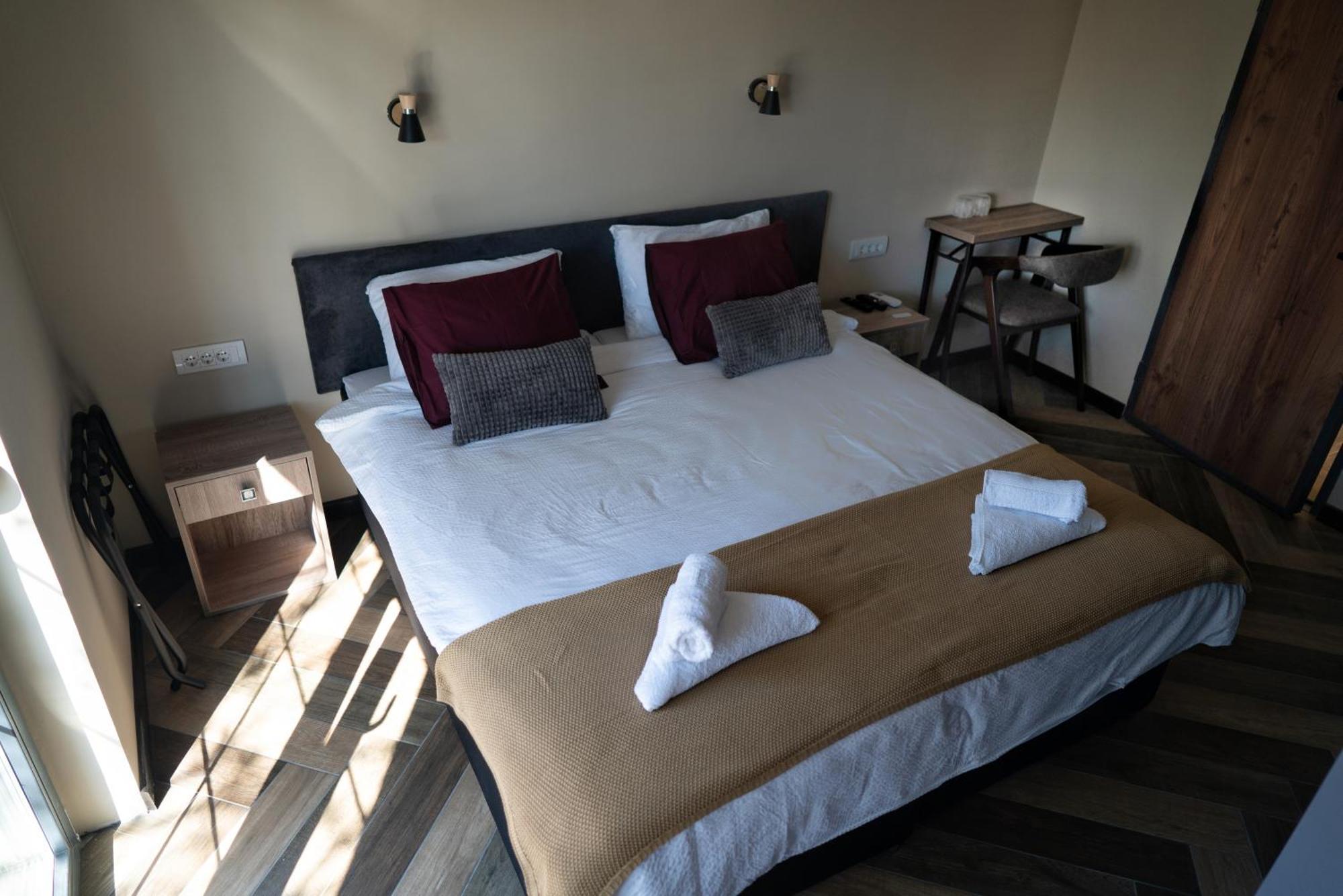 La Roue Hotel Vrsac Ngoại thất bức ảnh